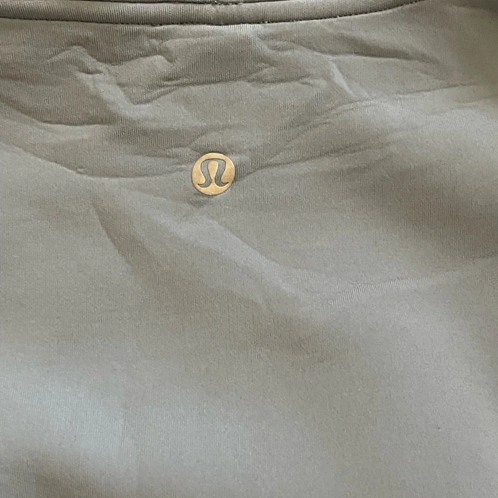 lululemon Full Flourish Pullover as 8 blue willow luxtreme funnel neck$128